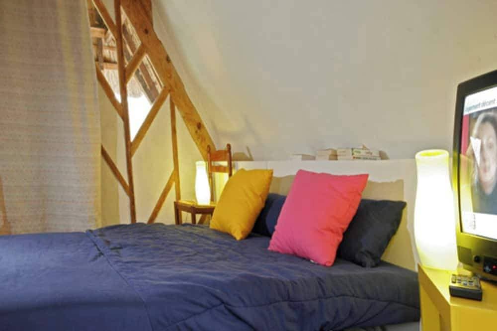 Foto 4 von 12: Norman thatched cottage with a view of the Seine