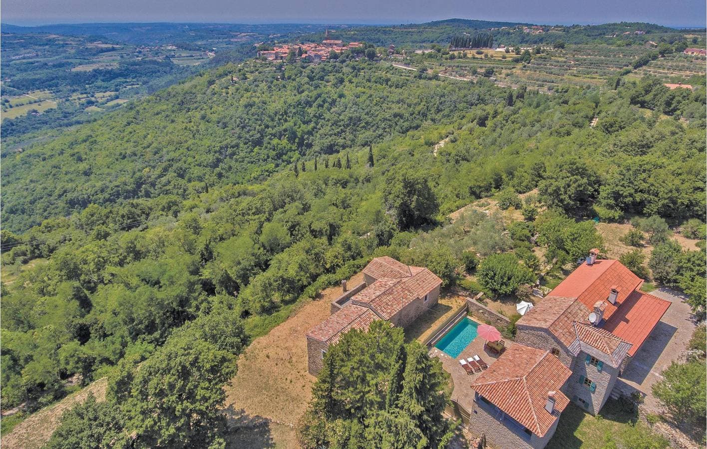 Reizende 2-Zimmer-Wohnung mit Pool in der Nähe des Zentrums von Grožnjan und der Taverna Bastia 1