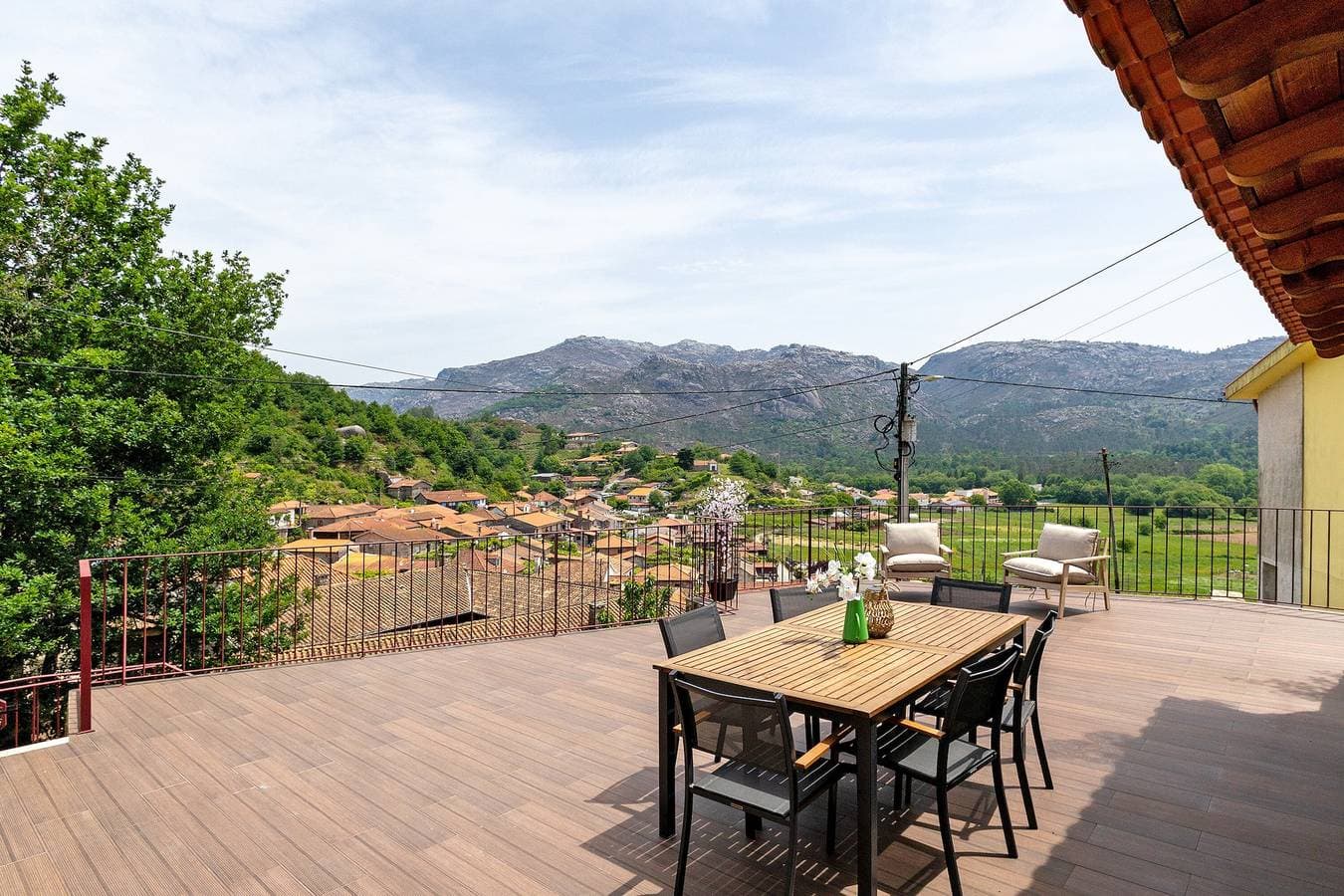 Foto 2 von 30: Ferienhaus 'Aurora' mit Bergblick, WLAN und Klimaanlage