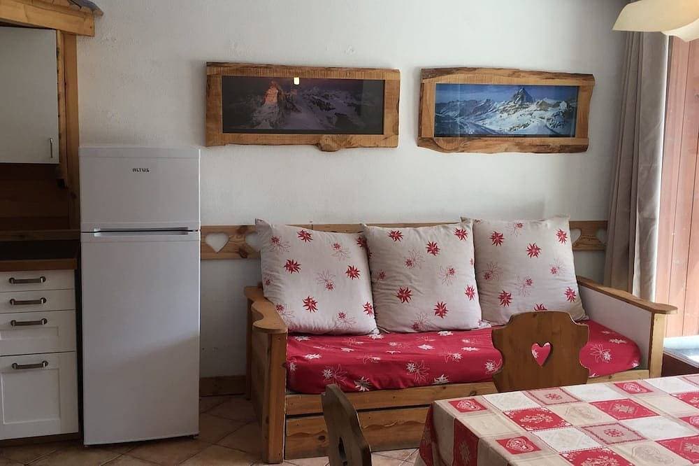 Foto 8 von 12: Panoramische Zwei-Zimmer-Wohnung mit Terrassen in Cervinia. Blick auf die Skipisten. WLAN inklusive.