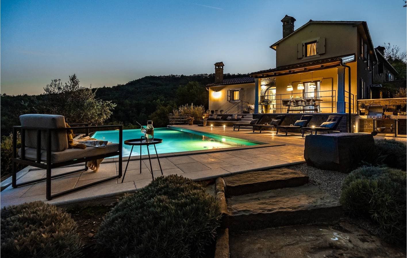 Foto 5 von 56: Geräumige 2-Zimmer-Wohnung mit Pool und Parkplatz in der Nähe des Flusses Pazinčica