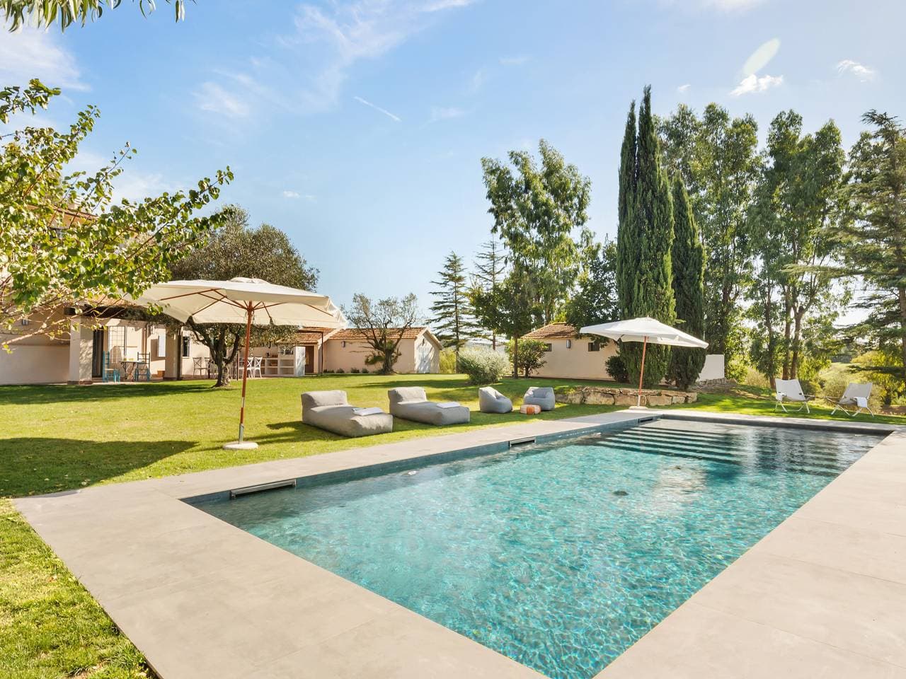 Foto 2 von 41: Villa für 8 Personen mit Garten