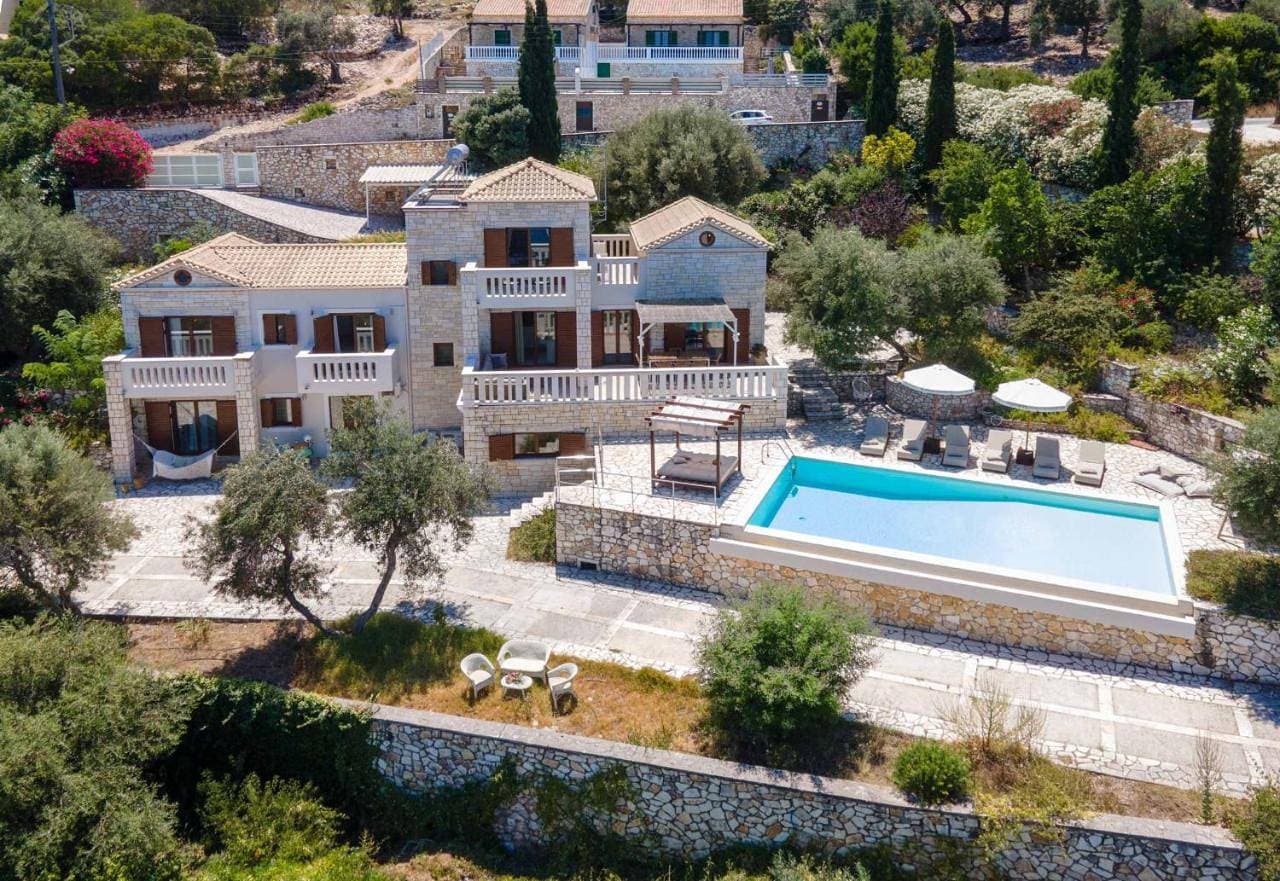 Foto 3 von 43: Villa with Sea View