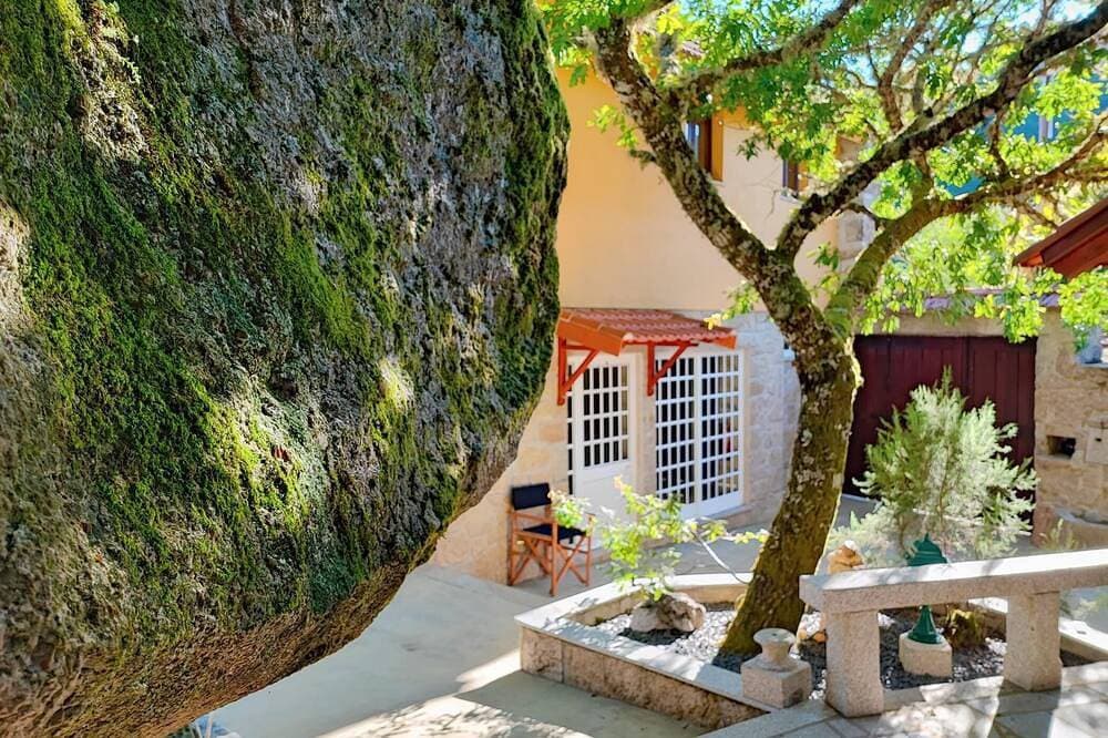 Casa do Penedo | Catro Laboreiro | Peneda-Gerês National Park 1