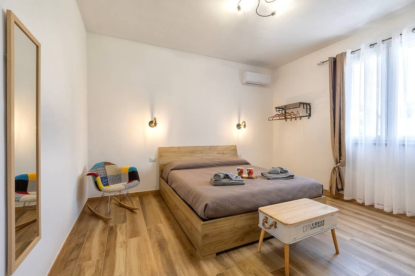 Foto 12 von 28: Apartment 'Vintage Village – 70er Jahre' mit Bergblick, WLAN und Klimaanlage