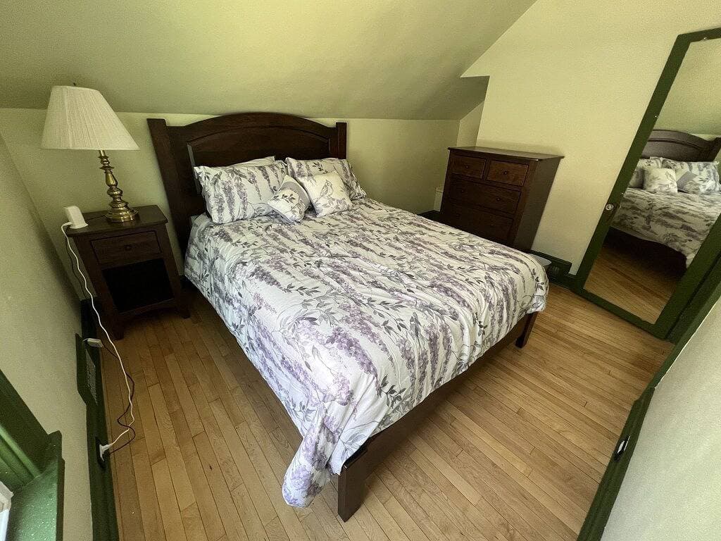 Foto 5 von 11: Historical, newly remodeled apartment in the heart of Marquette Mi.