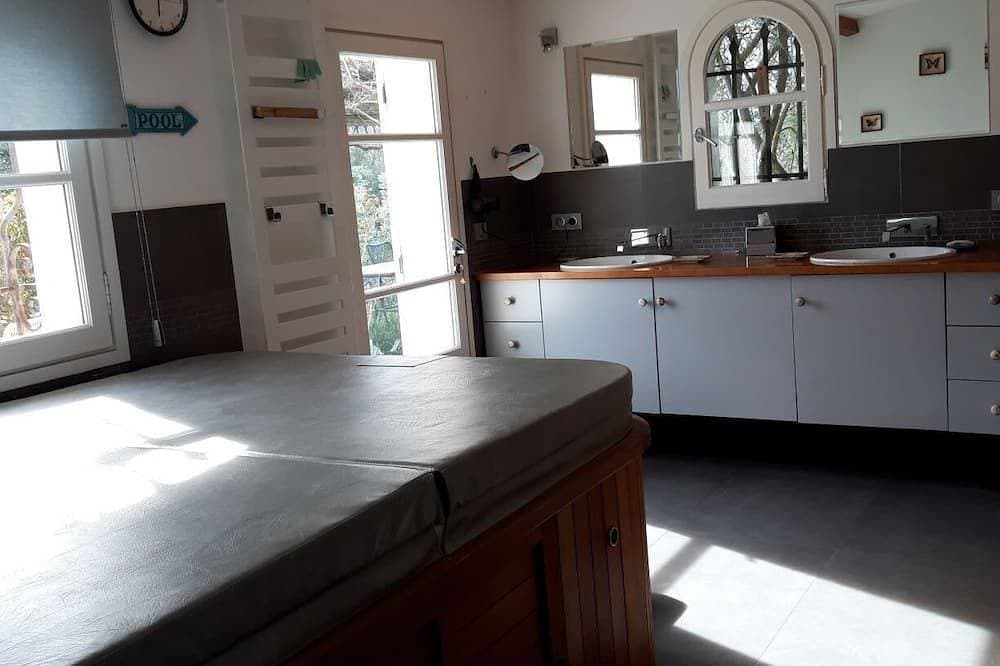 Foto 2 von 30: Schöne wohnung im erdgeschoss der villa mit infinity pool