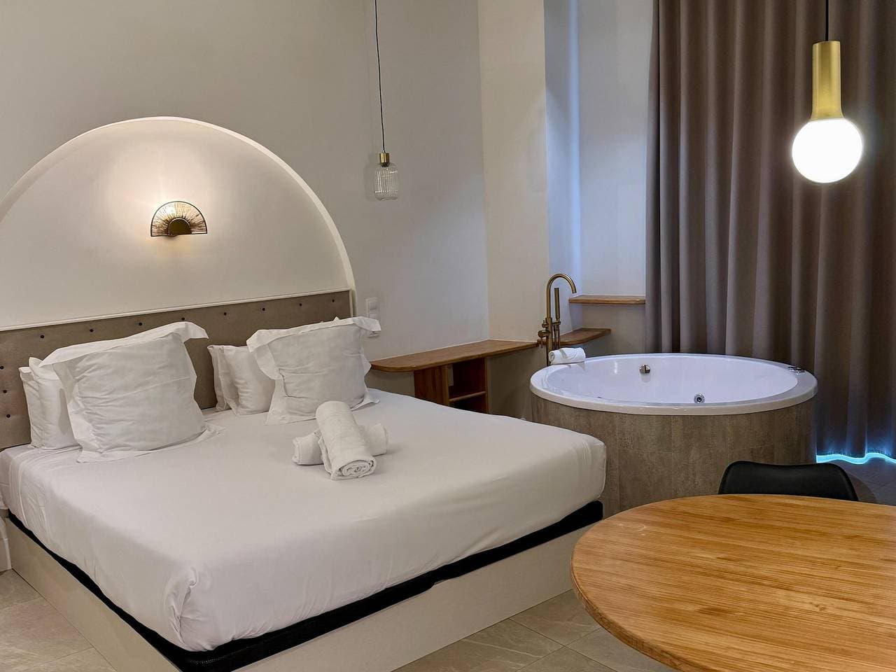 Foto 10 von 21: Vier-Zimmer-Apartment mit Whirlpool