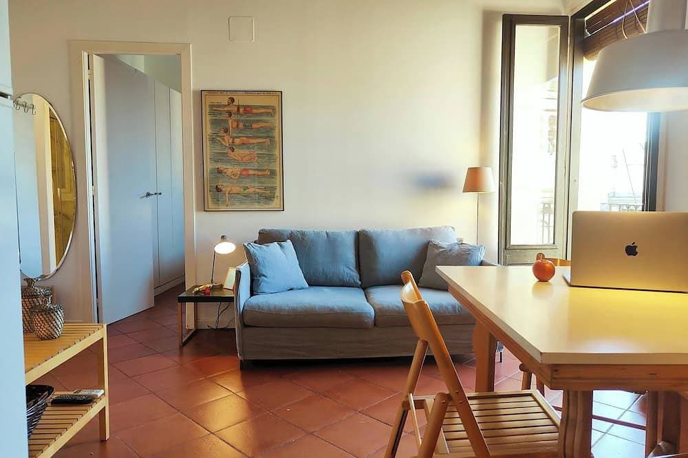 Sunny, Central & Tranquil. 1br. Plaça Catalunya Rb 1