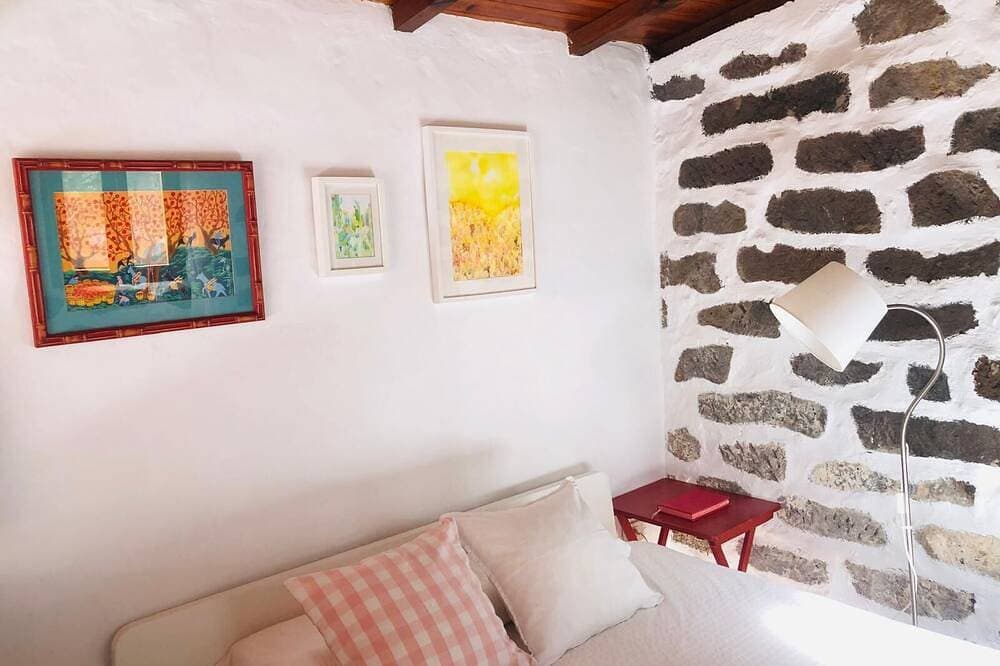 Foto 3 von 21: Cabaña en zona tranquila con bonitas vistas, acogedor estilo y cuidado jardín.