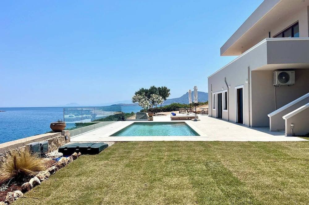 SeaWave Villa II with Heated Pool 1