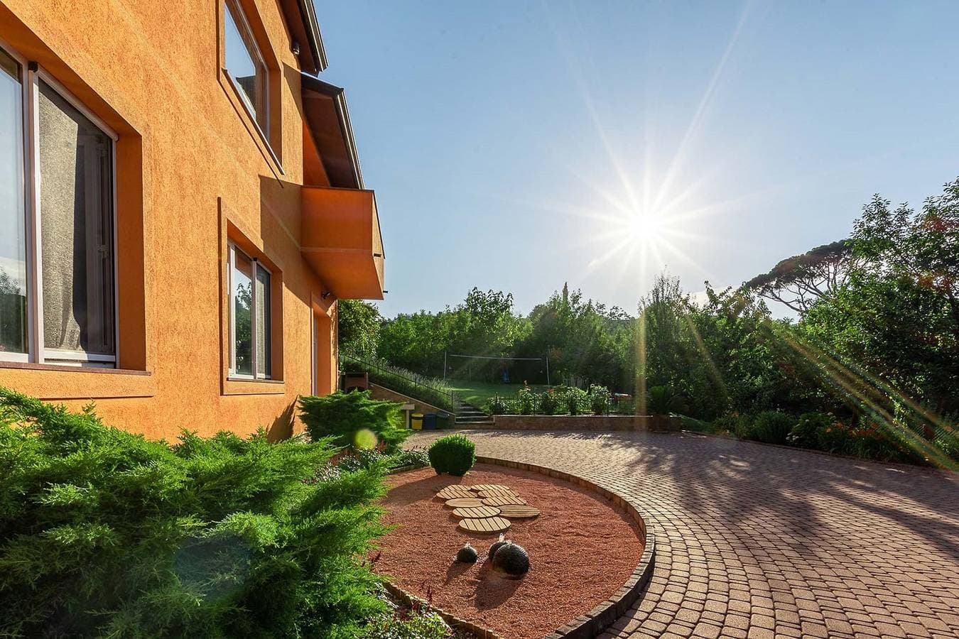 Foto 6 von 46: Schwimmbad 60m2 - Salzwasser, Garten mit Spielplatz, Spielzimmer, Wellness