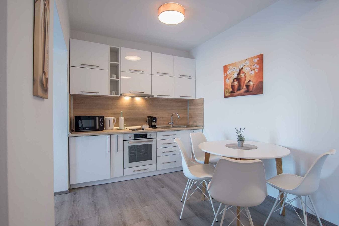 Foto 10 von 20: Ferienwohnung mit Gemeinschaftspool und Klimaanlage