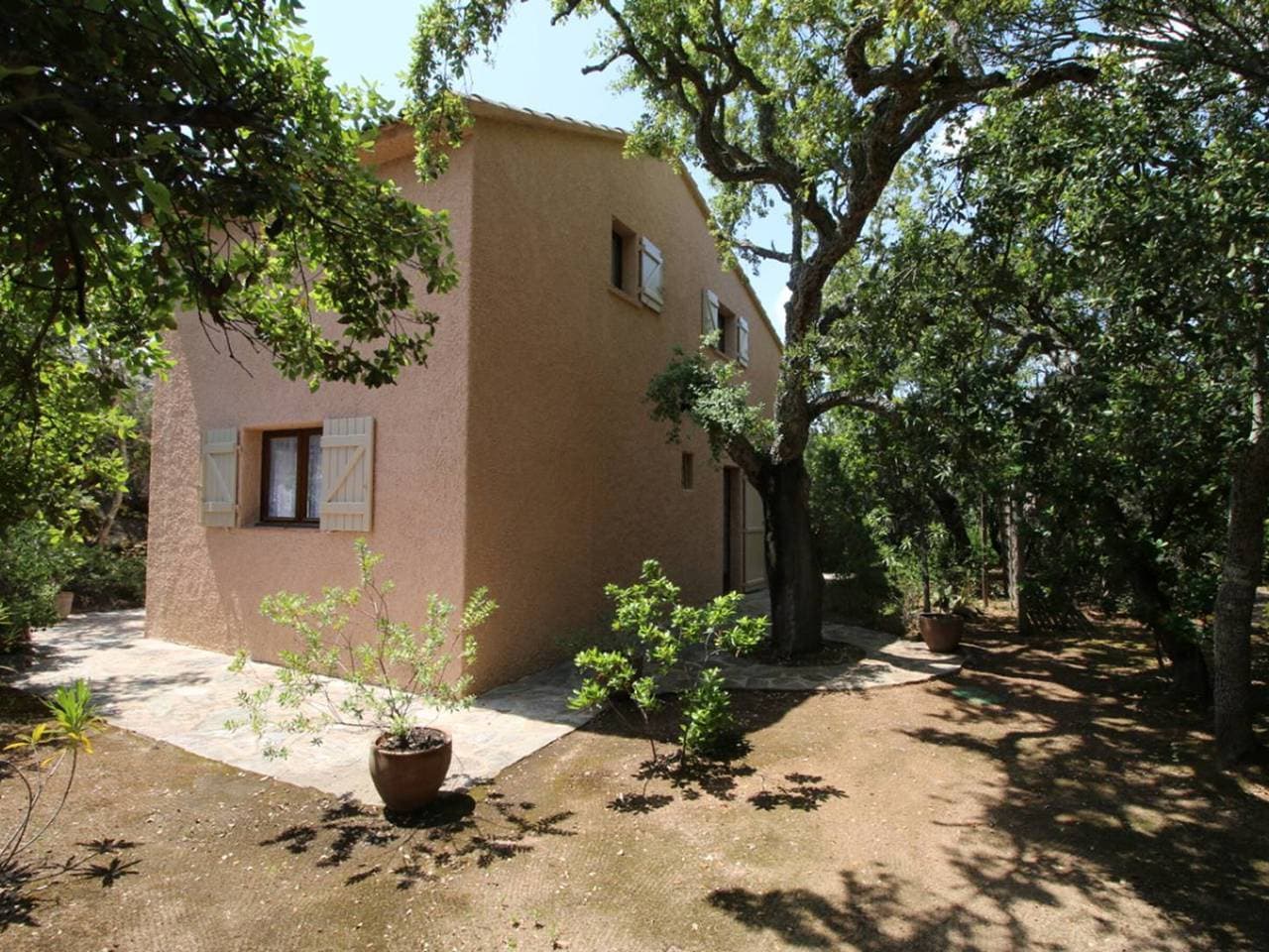 Foto 4 von 27: Haus mit 4 Zimmern, 200 m vom Strand entfernt, große Terrasse und 2 Parkplätze