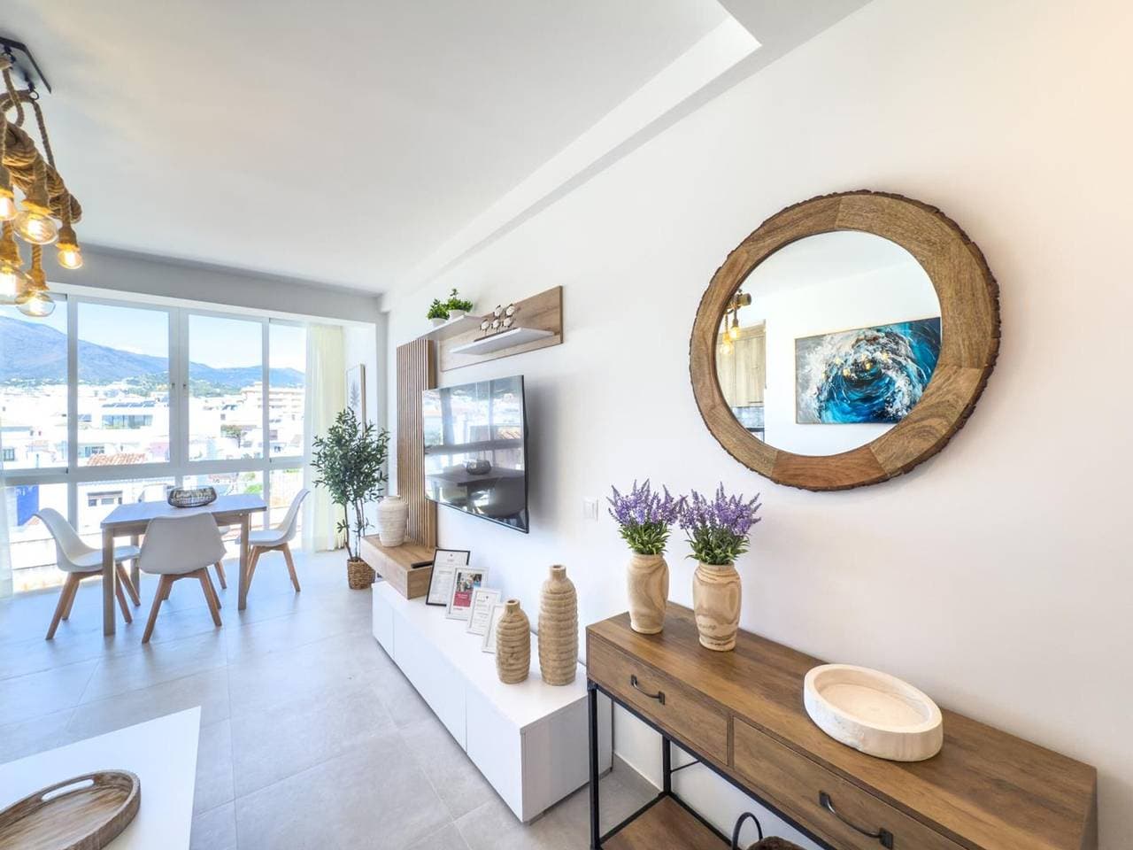 Foto 7 von 25: Moderne Wohnung in Estepona, Bergblick