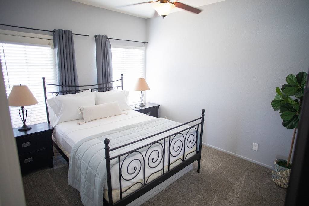 Foto 2 von 21: Lake View Condo with Pool/Boat Parking!