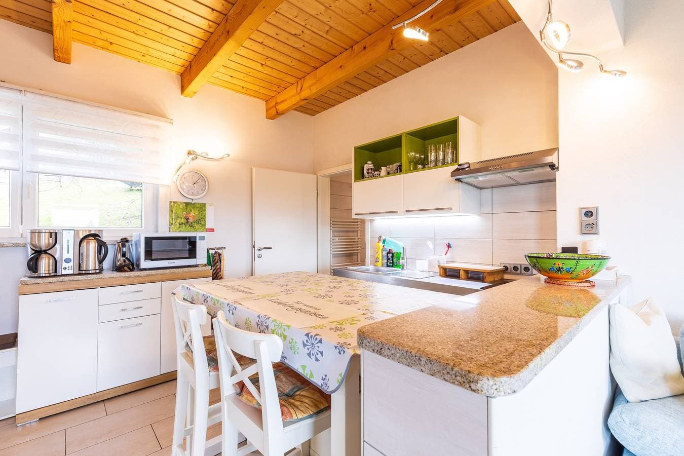 Foto 11 von 24: Ferienhaus 'Teufelsmauer-Blick' mit Bergblick, Gemeinschaftsterrasse und Wi-Fi