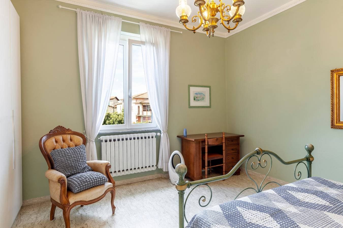 Foto 8 von 44: Ferienwohnung 'Villa La Lanterna Bianca' mit Bergblick, WLAN und Klimaanlage
