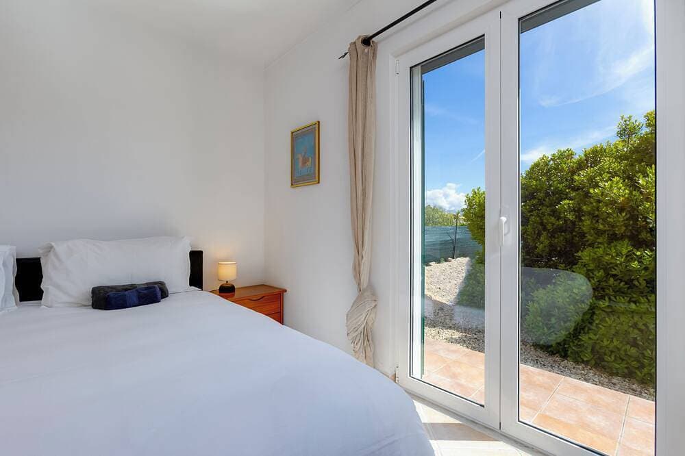Foto 4 von 30: Rustic Chic Villa with solar heated Pool five minutes from the beach!