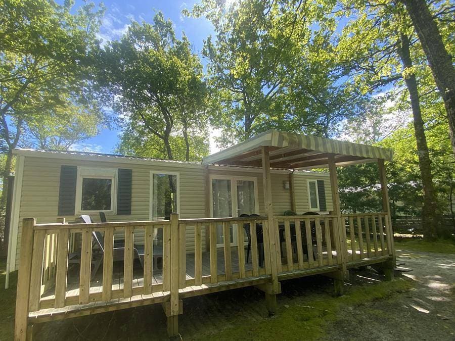 Foto 11 von 44: Camping Domaine de La Forge - Sea Green By Sunêlia - Mobilheim 4 personen - Cottage Confort 2 Zimmer 4/6 Pers.