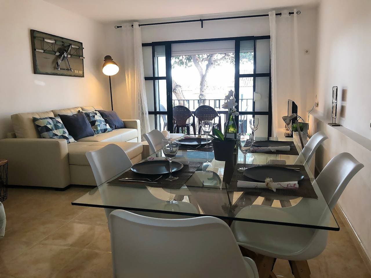 Foto 2 von 15: Ferienwohnung 'Résidence Doña Lola Sea' mit Meerblick, Pool, Terrasse & WLAN