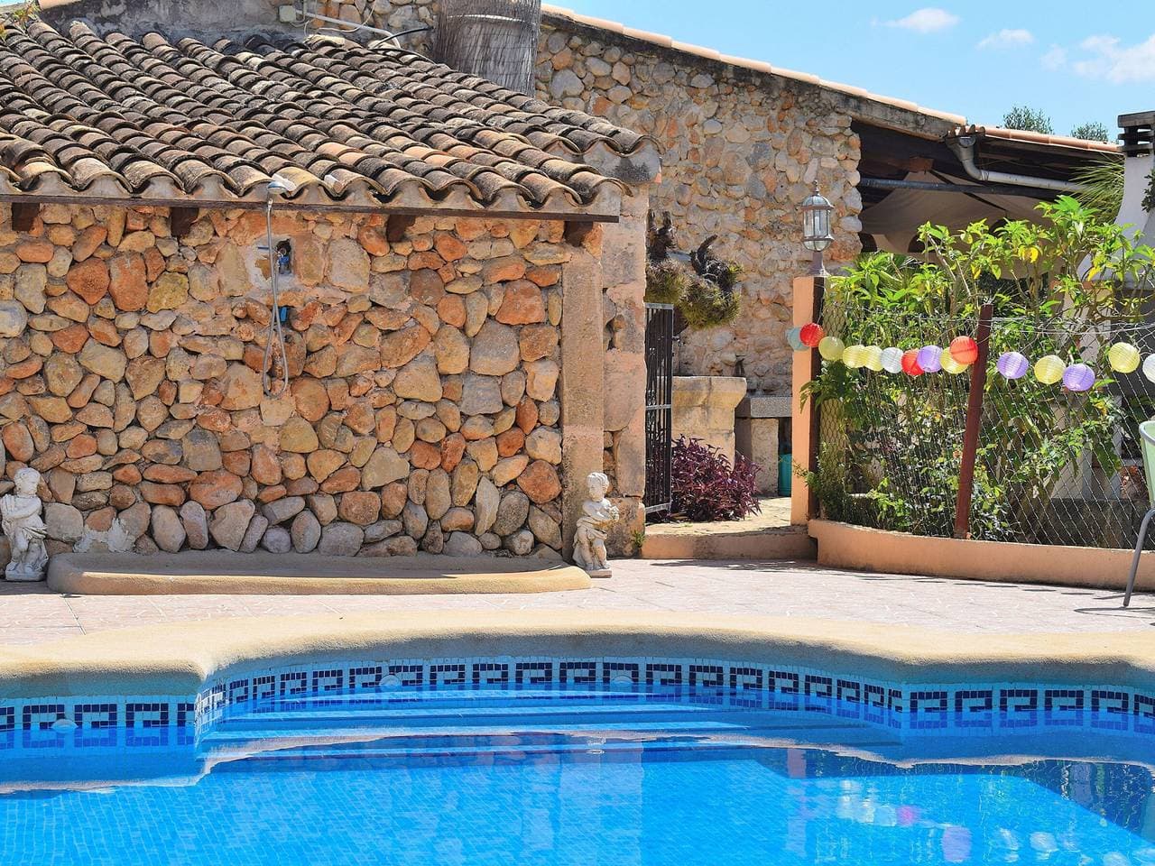 Wunderschönes Landhaus in Buger mit Garten und Pool 1