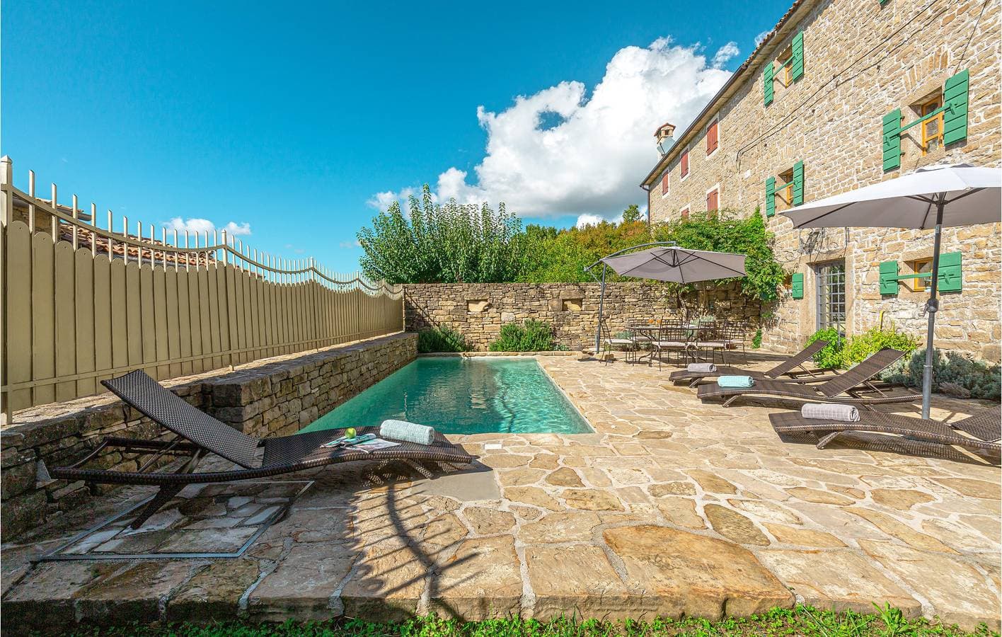Foto 10 von 42: Reizende 2-Zimmer-Wohnung mit Pool in der Nähe des Zentrums von Grožnjan und der Taverna Bastia