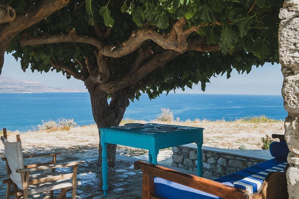 Karavos View - A unique artists' hideaway Paradise 1