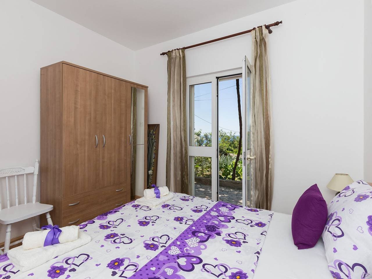Foto 8 von 22: Apartments Olive - One Bedroom Apartment with Terrace and Partial Sea View