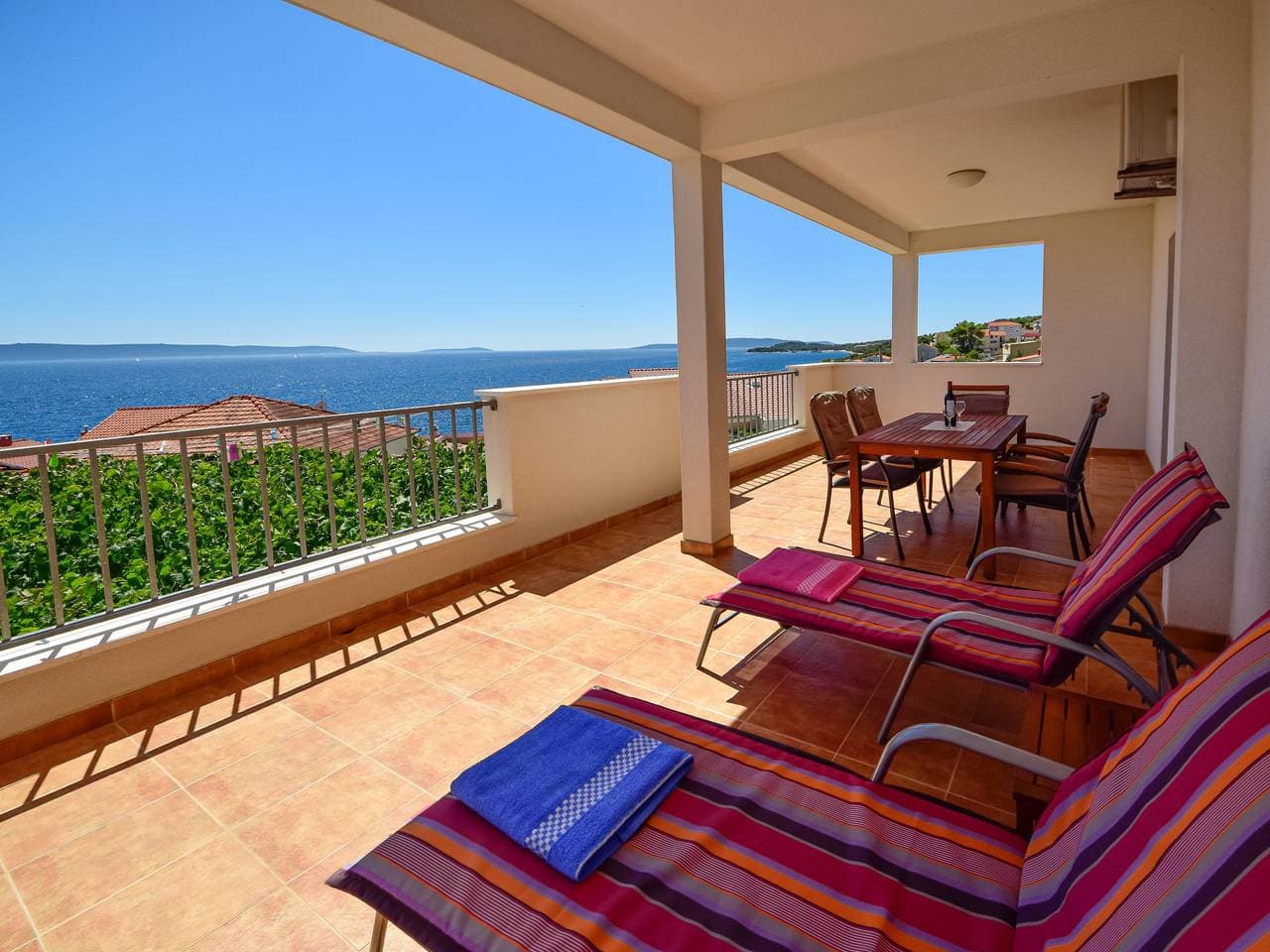 Okrug Gornji 6 km von Trogir: Dreifamilienhaus Lucija 1