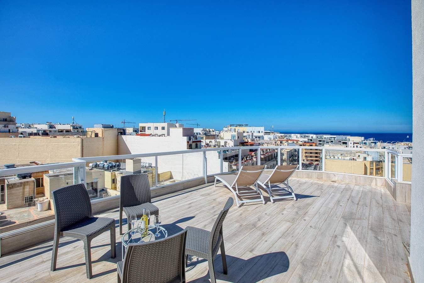 Foto 4 von 29: Ferienwohnung für 4 Personen mit Terrasse