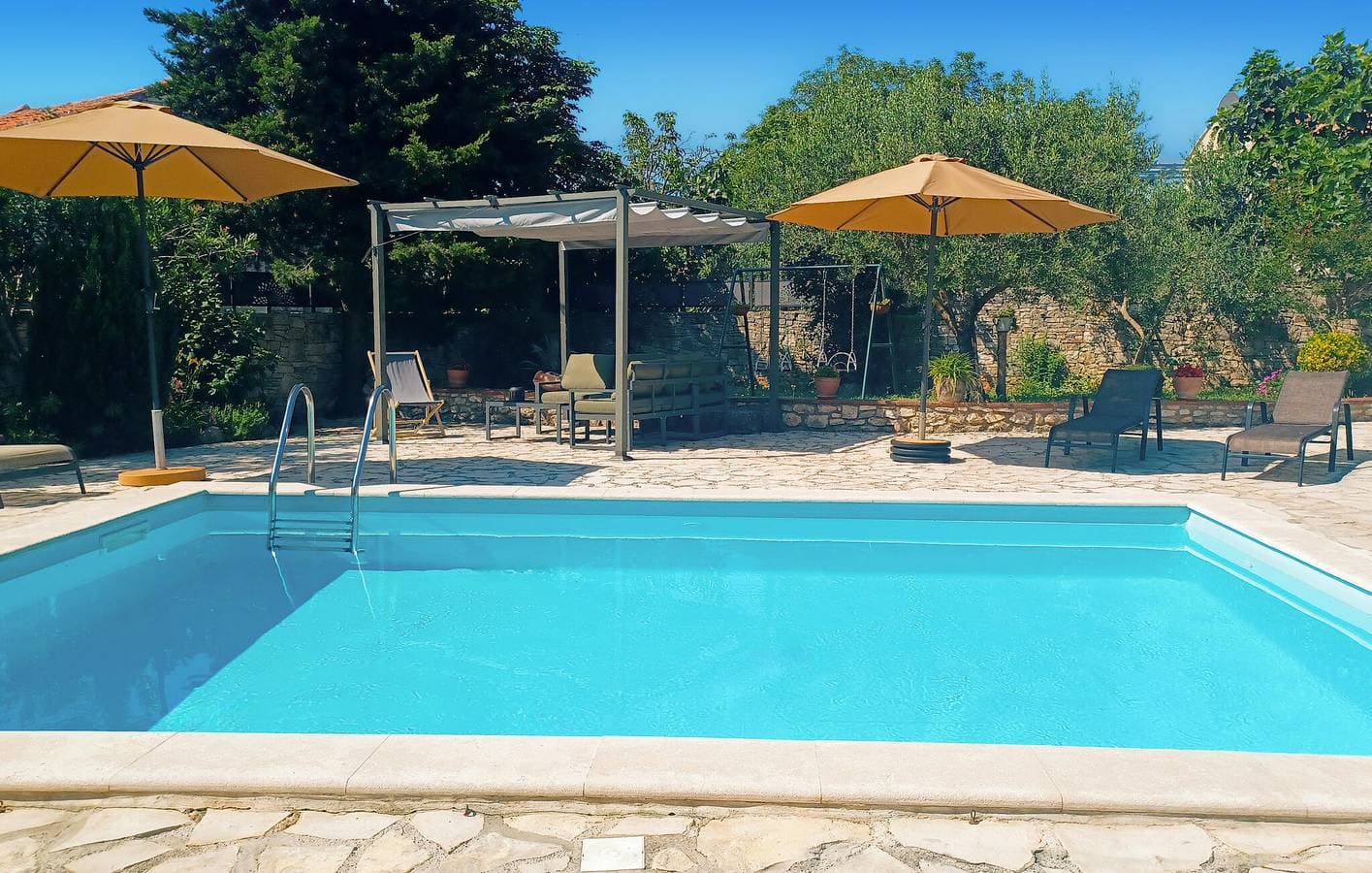 Foto 12 von 43: Ferienwohnung mit Meerblick, Pool, Terrasse und WLAN in der Nähe von Barban