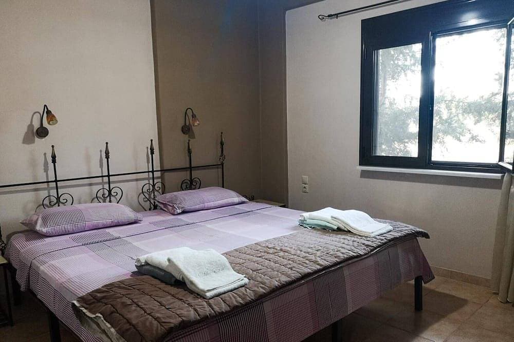 Foto 2 von 27: Ruhig gelegen, inmitten von alten Olivenbäumen mit privatem Pool und Garten!