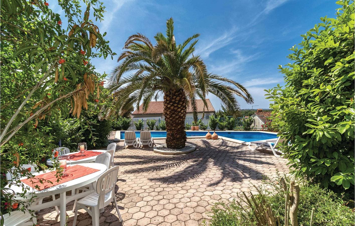 Foto 11 von 45: Gemütliche 2-Zimmer-Wohnung mit Pool, WLAN und Parkplatz in der Nähe des Strandes Havajka