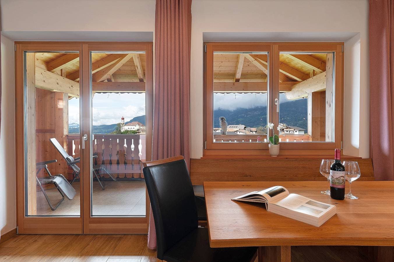 Foto 5 von 41: Ferienwohnung 'Rodererhof Lajen Apt Langkofl' mit Bergblick, privater Terrasse und WLAN