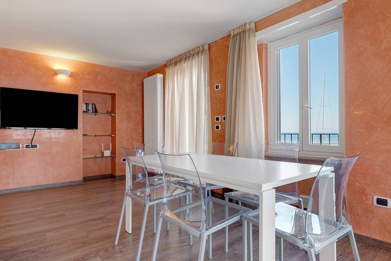 Foto 5 von 36: Ferienwohnung 'Bianca' mit Seeblick, Wi-Fi und Klimaanlage