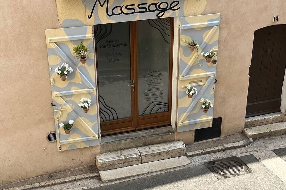 Foto 2 von 4: Cozy studio with terrace in the heart of Old Antibes