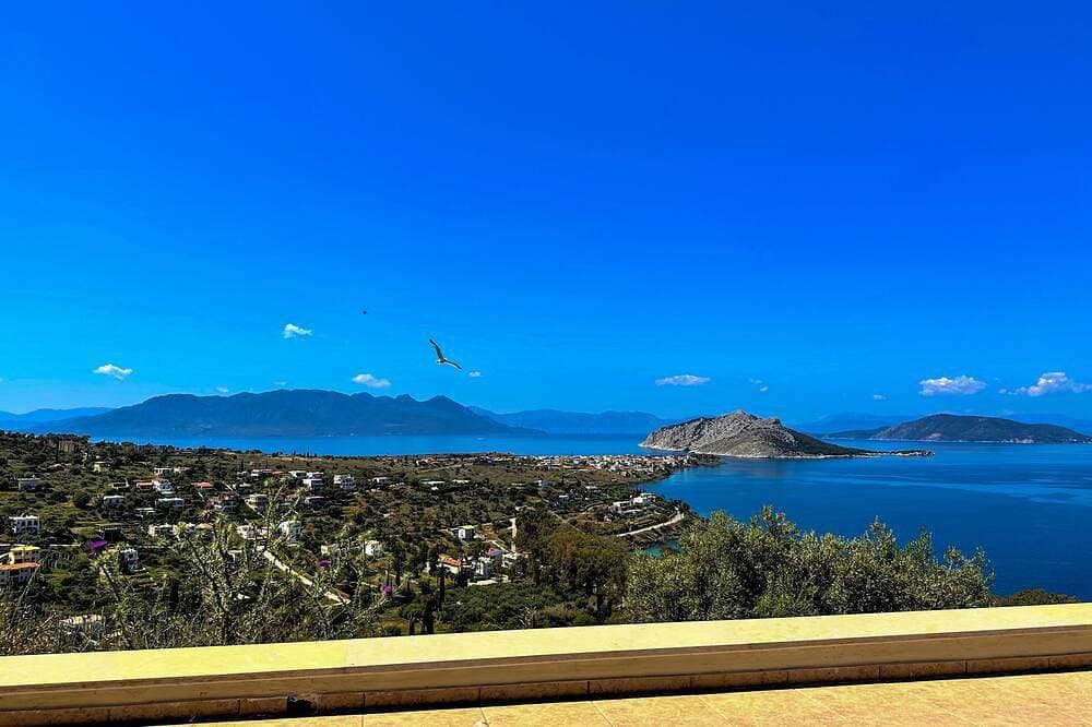 Foto 9 von 30: Minimalist, new condo with beautiful sea and mountain views
