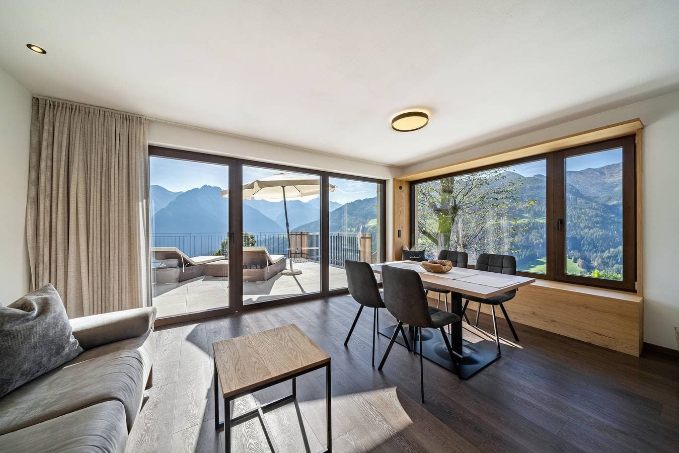 Foto 4 von 19: "Sunnseitn Lodge Apt Exclusive Panorama" mit beheiztem Whirlpool, Infrarotsauna und großer Terrasse