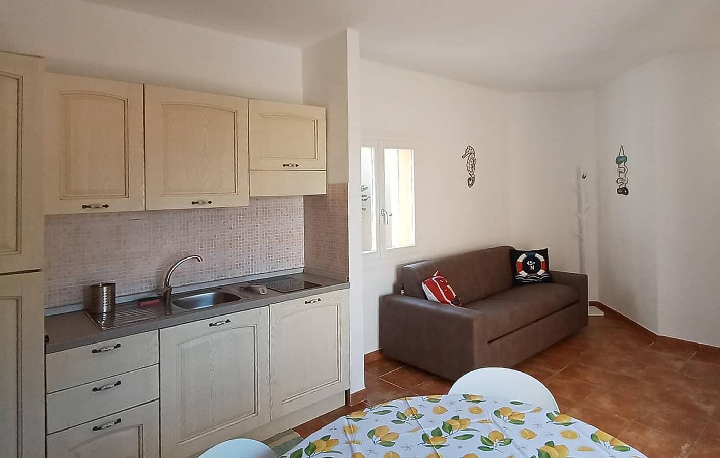 Foto 7 von 26: Gemütliche Ferienwohnung mit Pool, Küche und nur 1 km vom Li Cozi Beach entfernt
