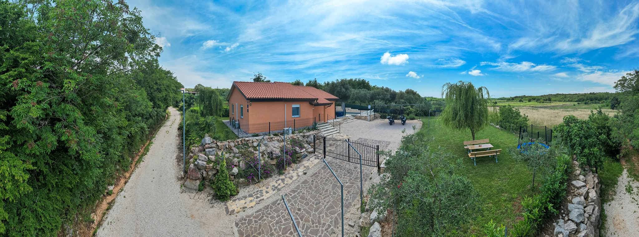 Foto 4 von 40: Villa mit großem Pool und Jacuzzi