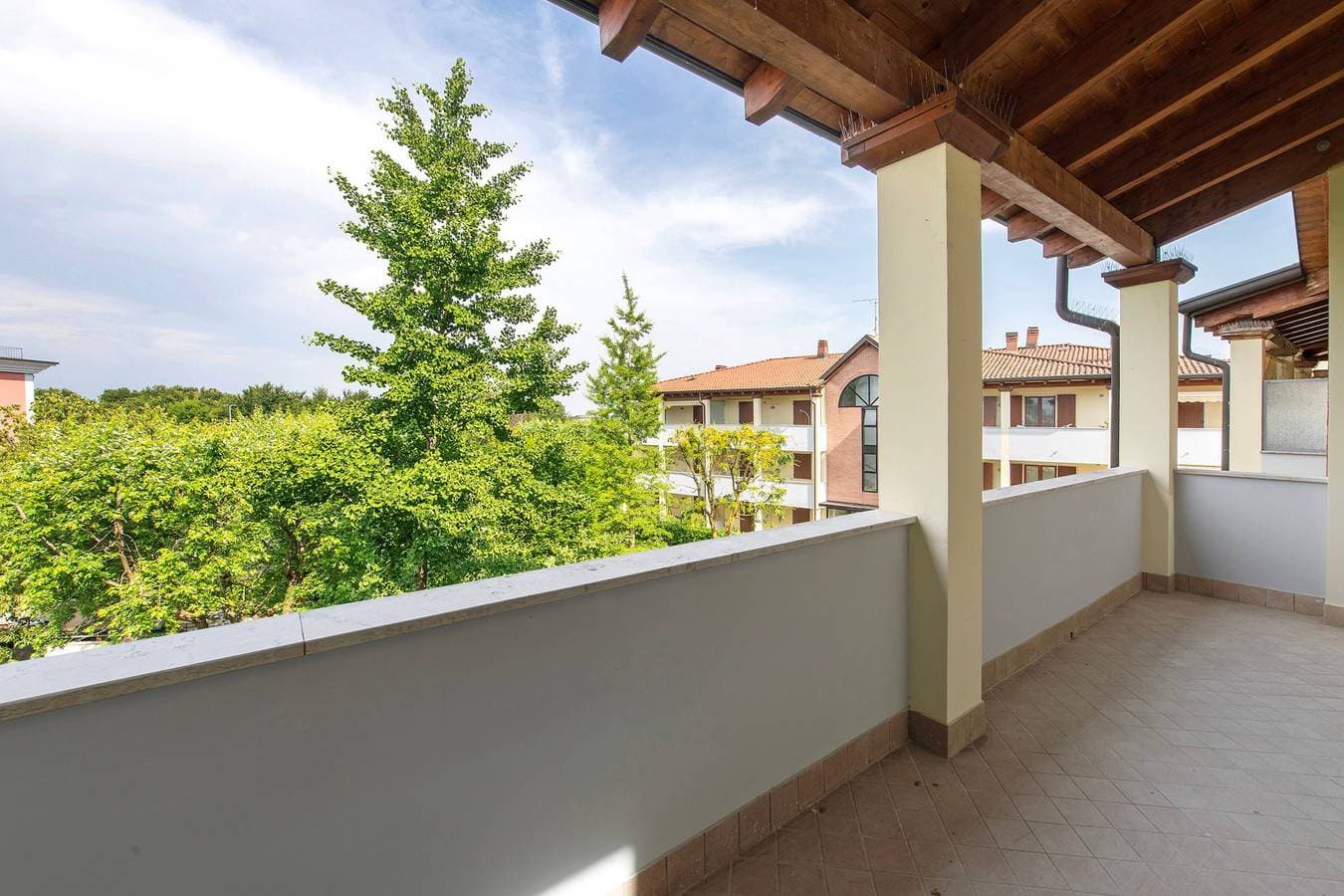 Foto 3 von 25: Apartment „House Of The Sun“ mit Gemeinschaftspool, privater Terrasse und WLAN