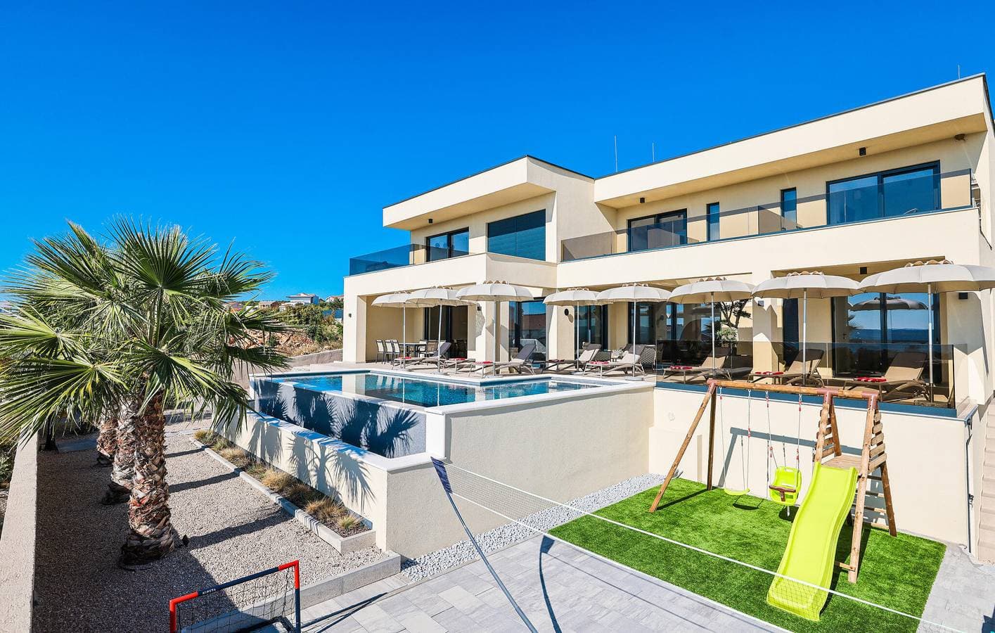 Foto 2 von 64: Modernes Apartment mit Pool, WLAN und Parkplatz in der Nähe von Novigradsko – Mehr