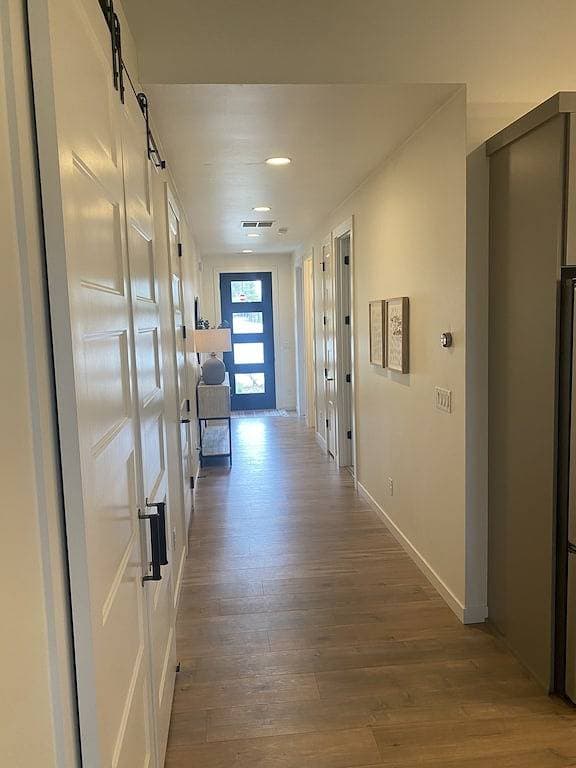 Clean, Comfortable, and Modern Cda Retreat inside Gated Community. 1