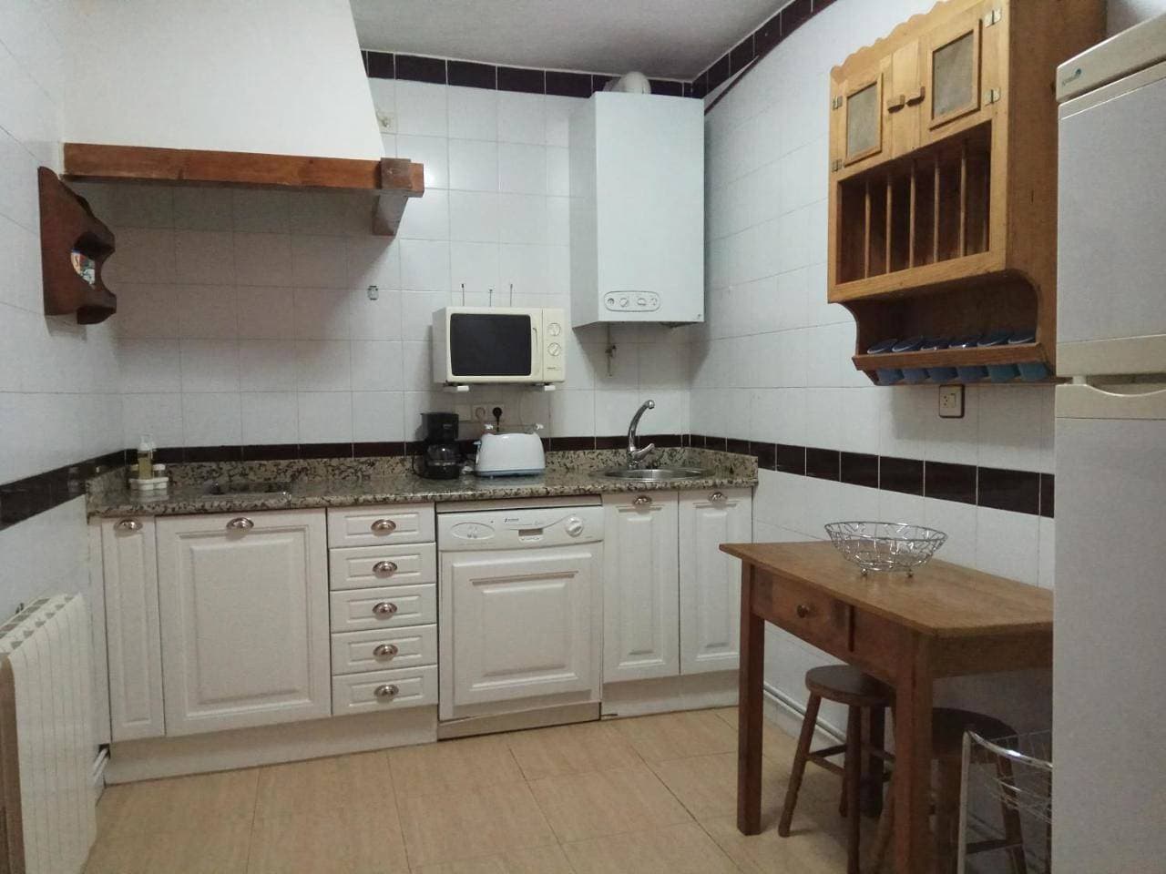 Foto 5 von 13: Three-Bedroom Townhouse