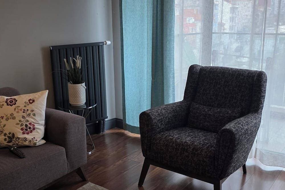 Cozy 1-bedroom hotel suite in terrific İstanbul with AC and gym 1