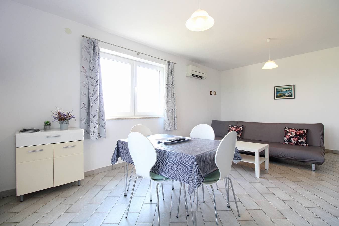 Foto 8 von 17: Ferienwohnung für 4 Personen mit Terrasse