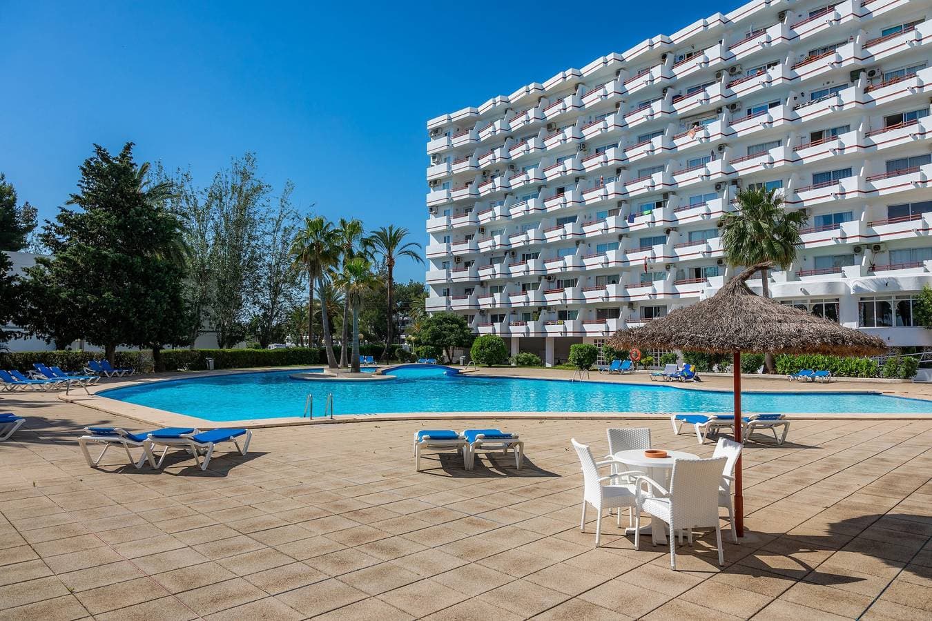 Foto 6 von 34: Ferienwohnung „Alcudia Sea“ mit großem Balkon, Poolblick und WLAN (Home Office)