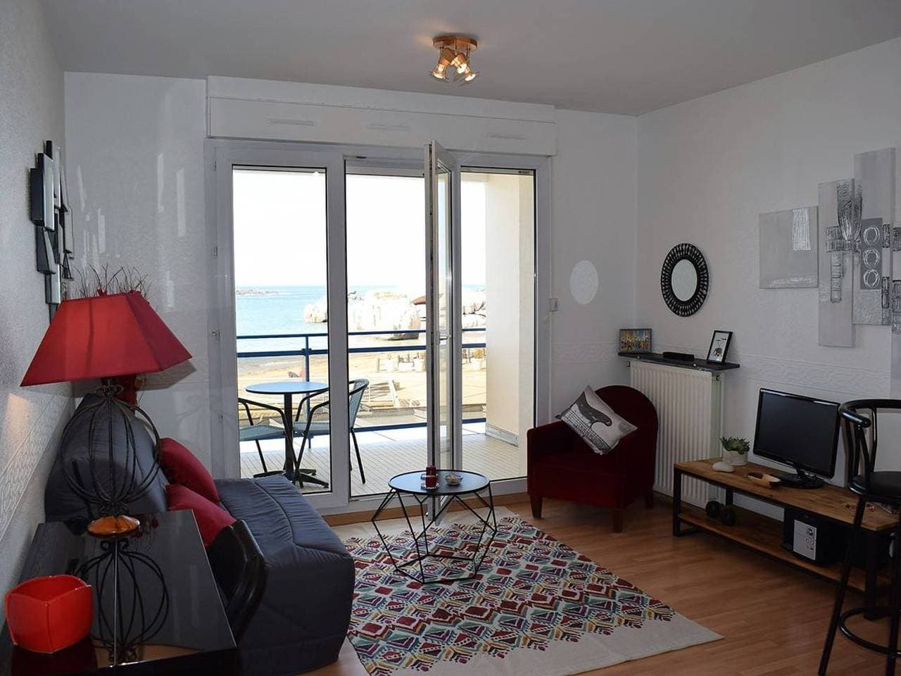 Apartment mit WIFI, Direkt am Strand, Privatparkplatz, Haustiere Erlaubt 1