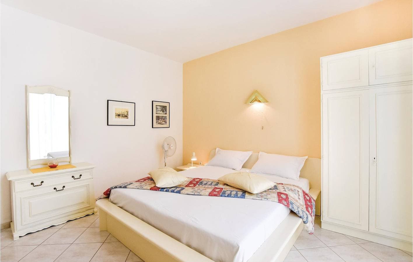 Foto 13 von 22: Urlaub am Meer: Gemütliche Ferienwohnung mit Terrasse, Parkplatz und Küche – 1,5 km vom Strand entfernt